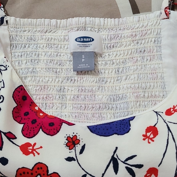 Old Navy midi floral dress - Picture 11 of 11